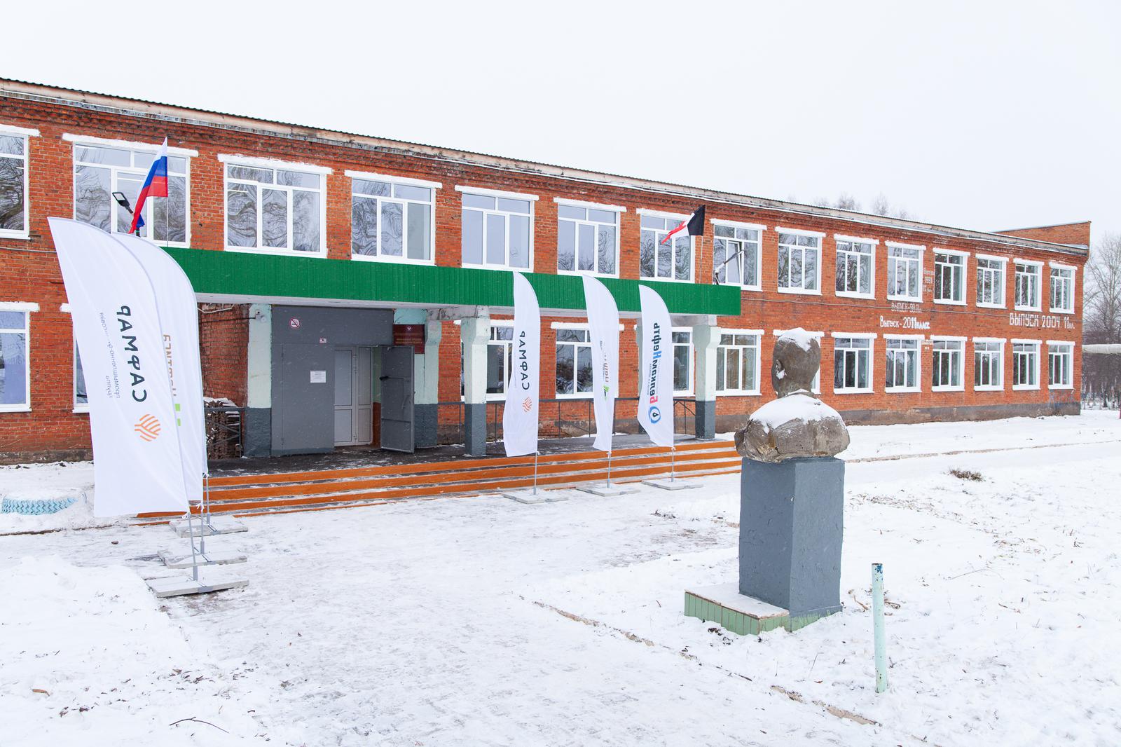 В Сарапульском районе открыли две школы после капитального ремонта.